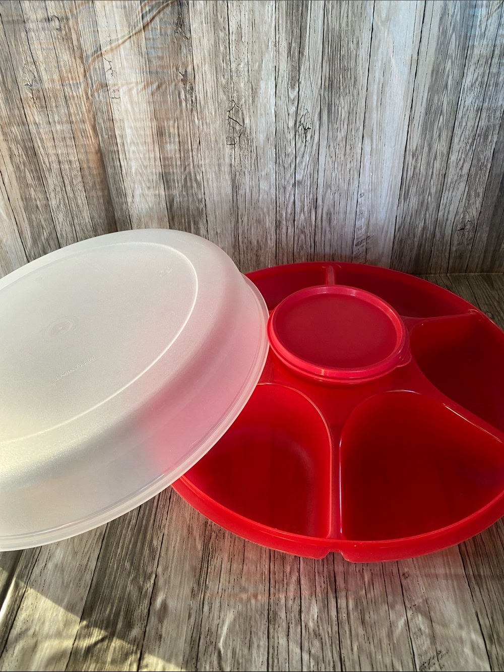 TUPPERWARE SERVING CENTER PARTY TRAY